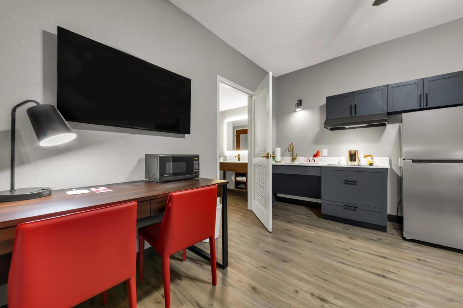 Hawthorn Extended Stay By Wyndham College Station Exterior photo